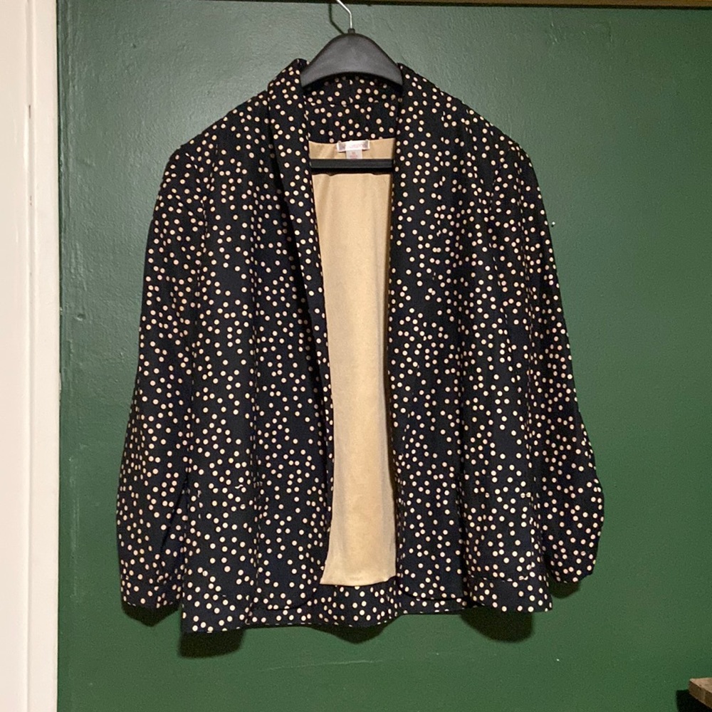 Xhiliration polka-a-dot top. Size medium